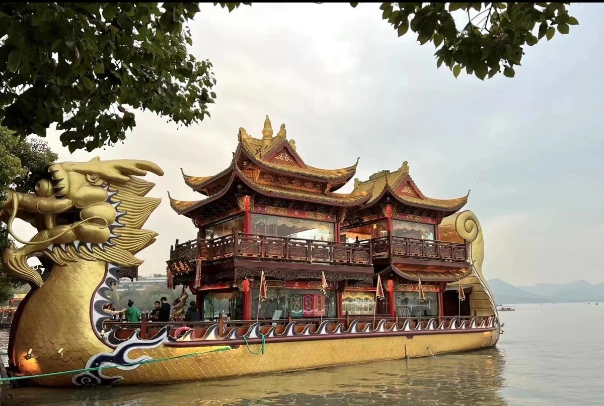 这样的龙船有房子的你见过吗