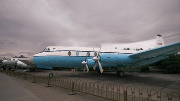 7537