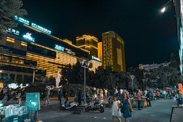 1822322