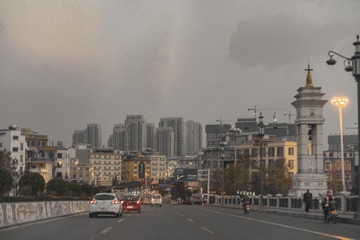 105088