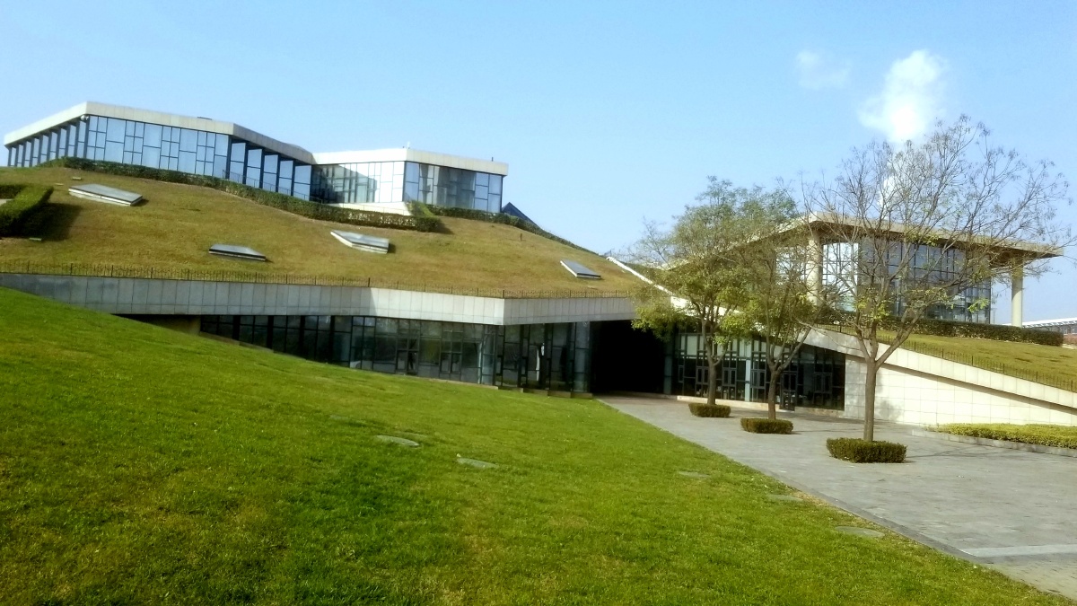 西安欧亚学院图书馆冬日美景手机随拍