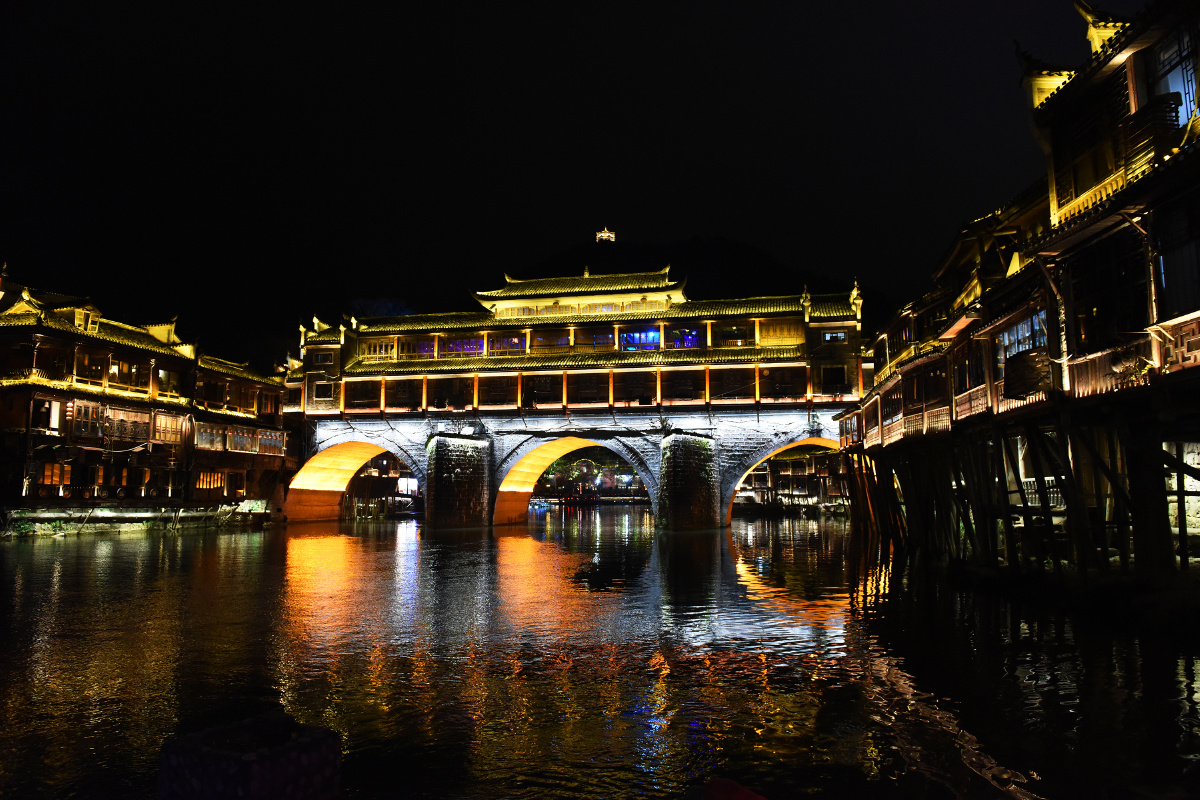 璀璨绚烂如梦如幻凤凰古城夜景掠影张家界自由行游记4