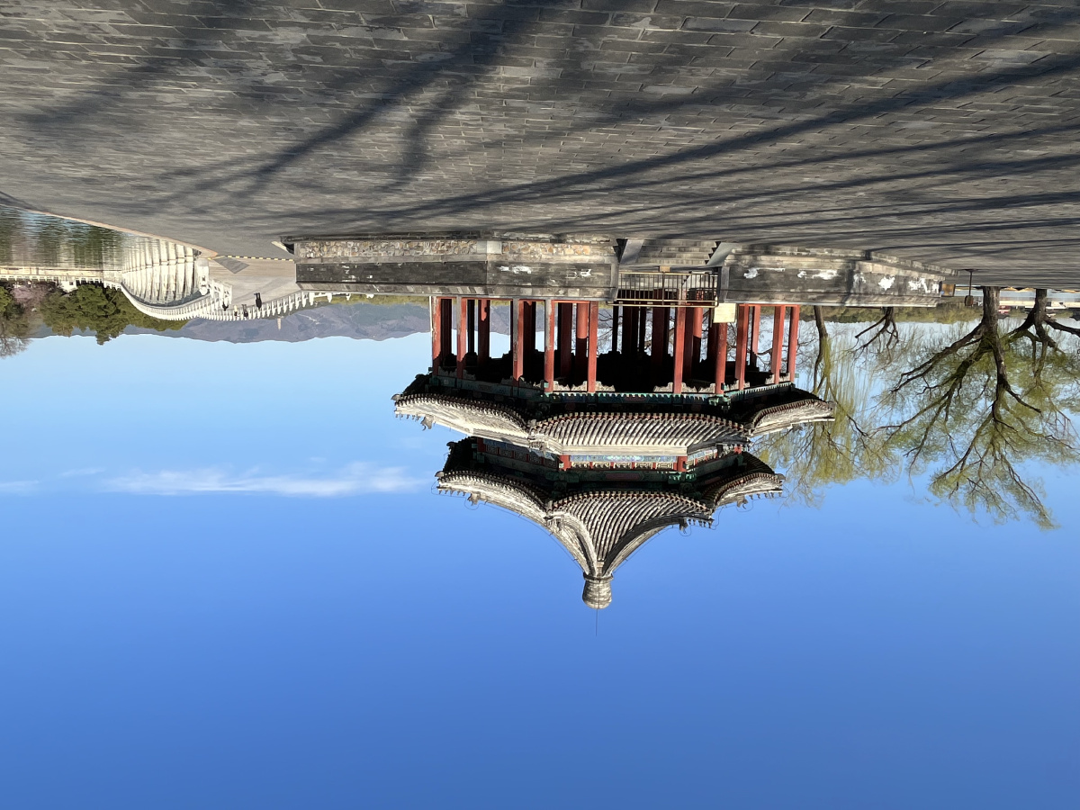 北京颐和园春天的早晨廓如亭十七孔桥