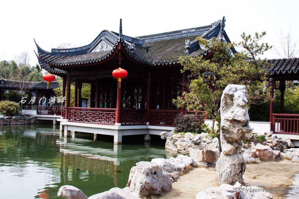 古猗园之初春<br />
上海古猗园坐落于上海市嘉定区南翔镇，是上海近代五大古典园林之一。<br />
