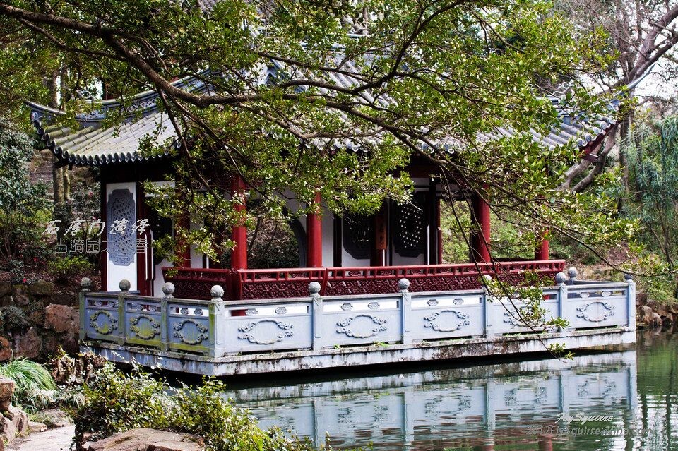 古猗园之初春<br />
上海古猗园坐落于上海市嘉定区南翔镇，是上海近代五大古典园林之一。<br />
