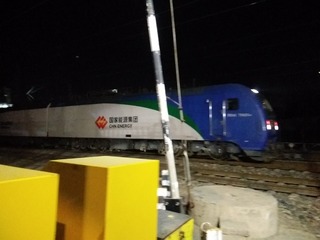 67033