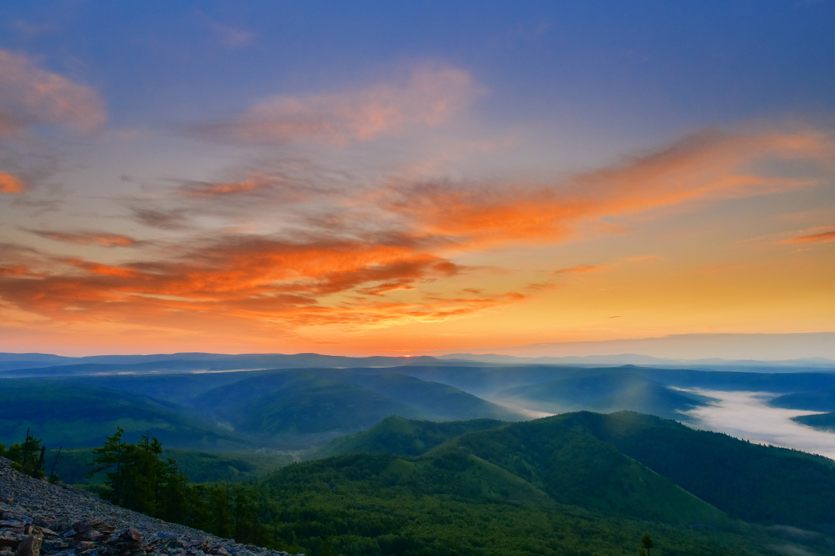 侯登科纪实摄影奖阿尔山白狼峰的日出