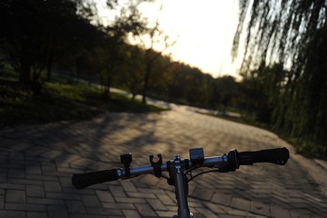 路在前方
