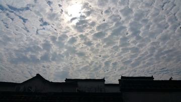 1299057