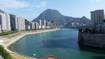 10D20841-5E24-46E0-85F7-A6410492F176/L0/001