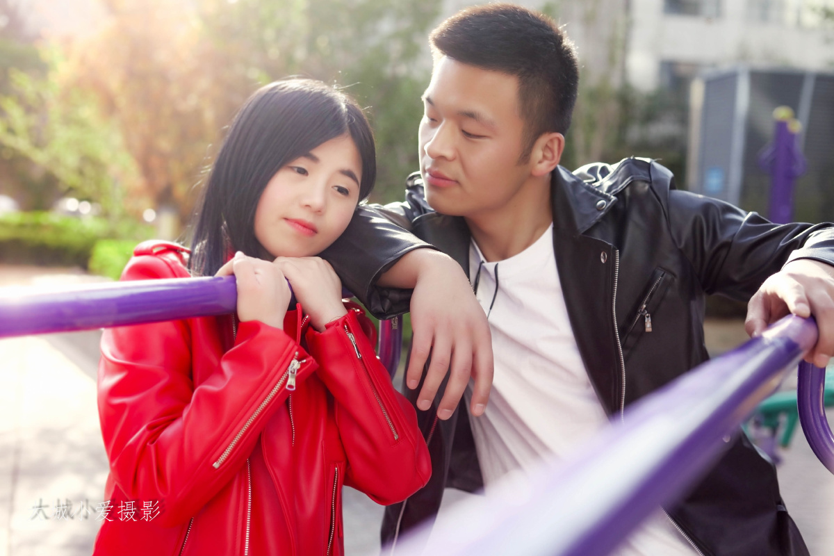 向前跑迎着冷眼和嘲笑