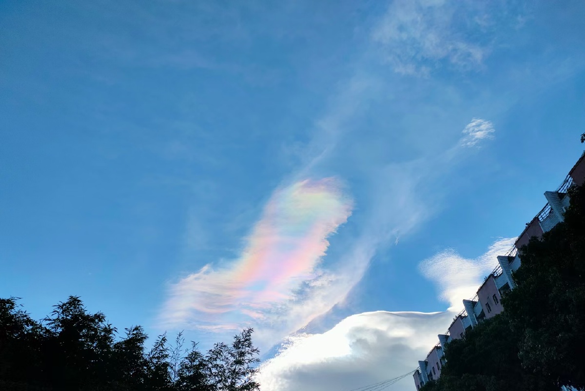 无渲染的云南七彩云彩