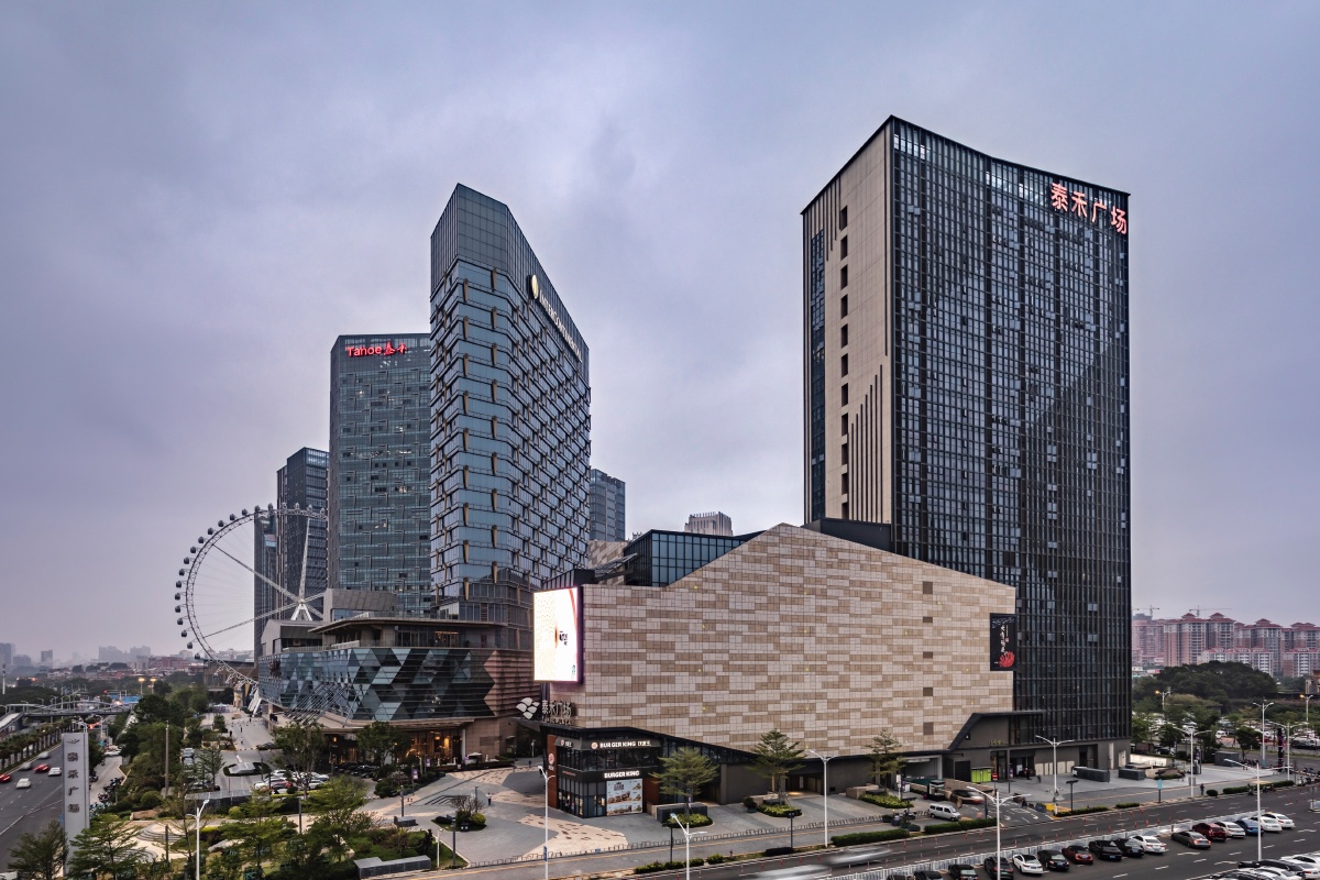 阴天下的泉州泰禾广场.