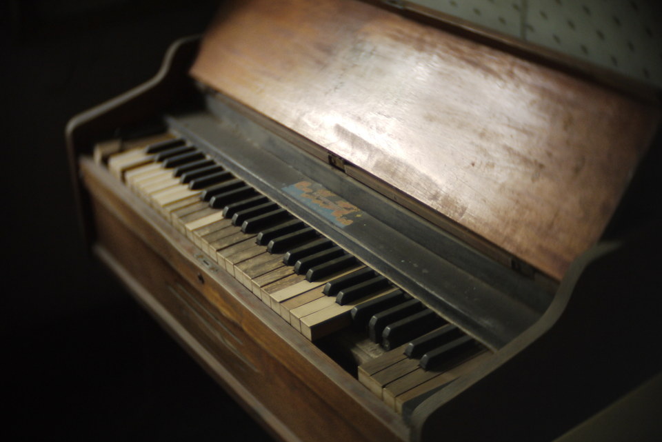 旧钢琴