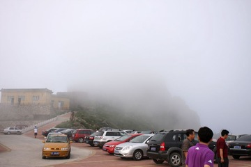 百草畔风景区停车场