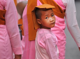 回眸的小僧尼().jpg