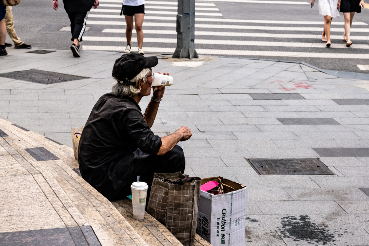 大城市下的拾荒者