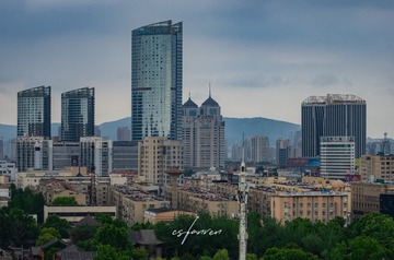 1000058761