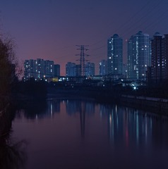 373115