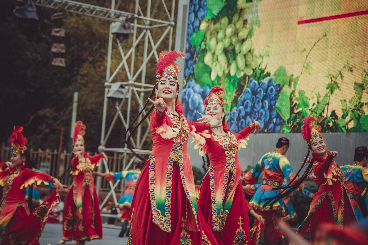 河南的民族风俗表演艺术