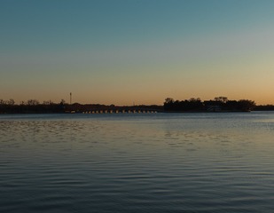 385011