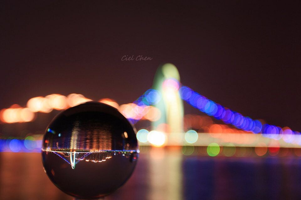 水晶球里的夜广州<br />
猎德大桥