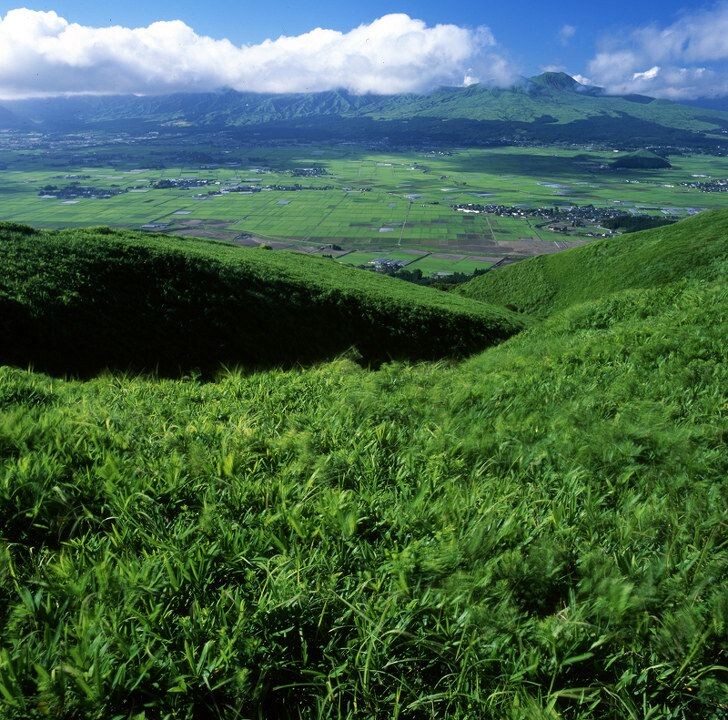阿苏山上<br />
Hasselblad503CW c50 F22 RVP50