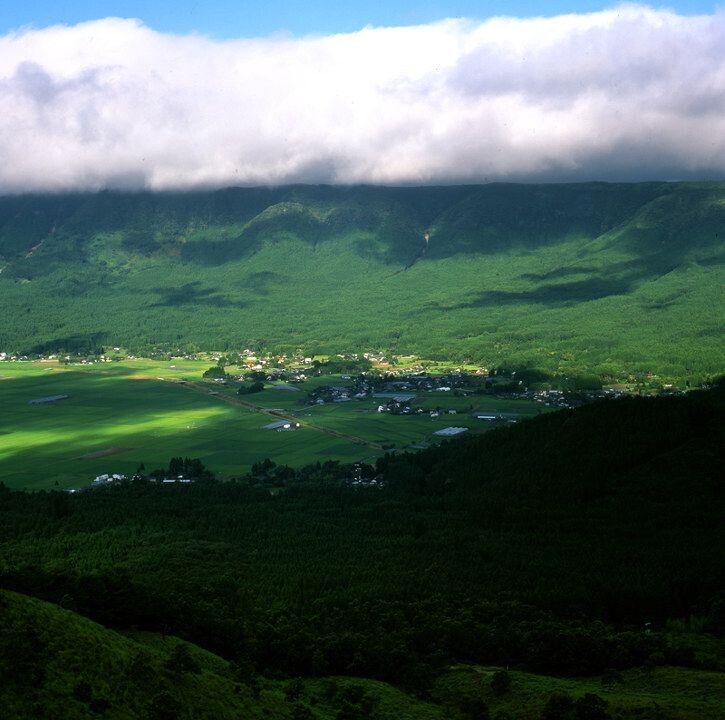 阿苏山上<br />
Hasselblad503CW c120 F22 ND2 RVP50