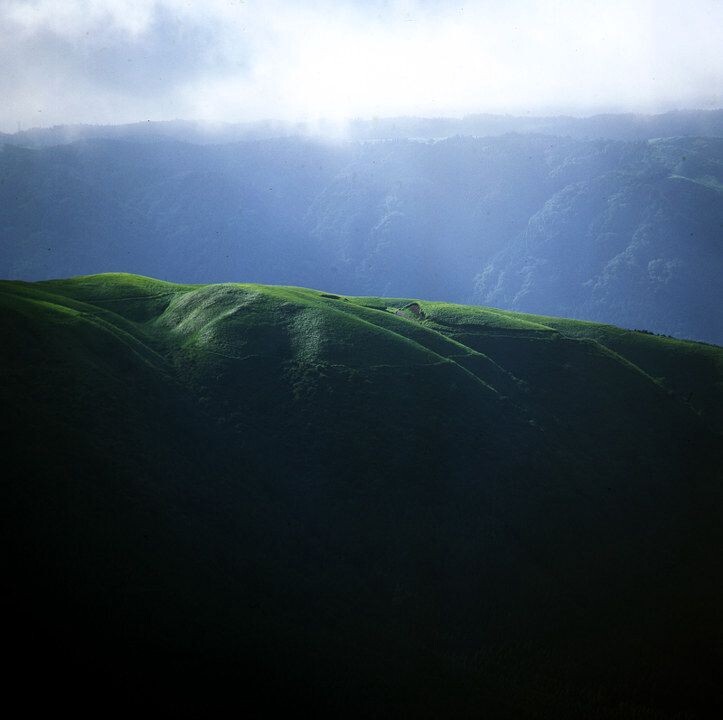 阿苏山上<br />
Hasselblad503CW c500t* F11 RVP50