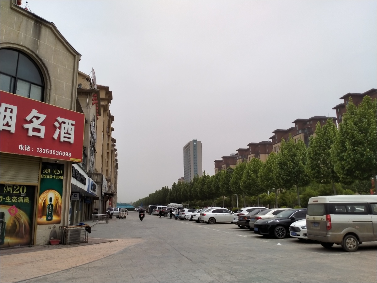 蔡家岗机厂大搂历经风雨换新颜