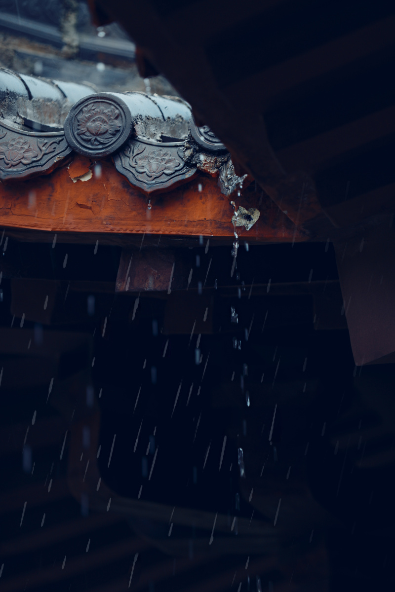 春雨是屋檐下的叮咚