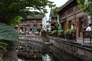 C5E81229-FE06-4D8B-82C2-EFEBCE7C494A/L0/001