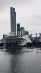 1370098