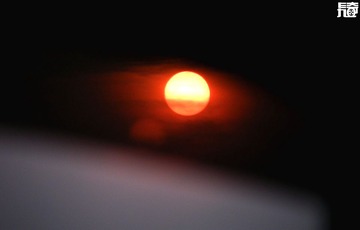坐客车时抓的窗外