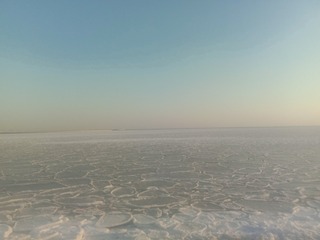 664098