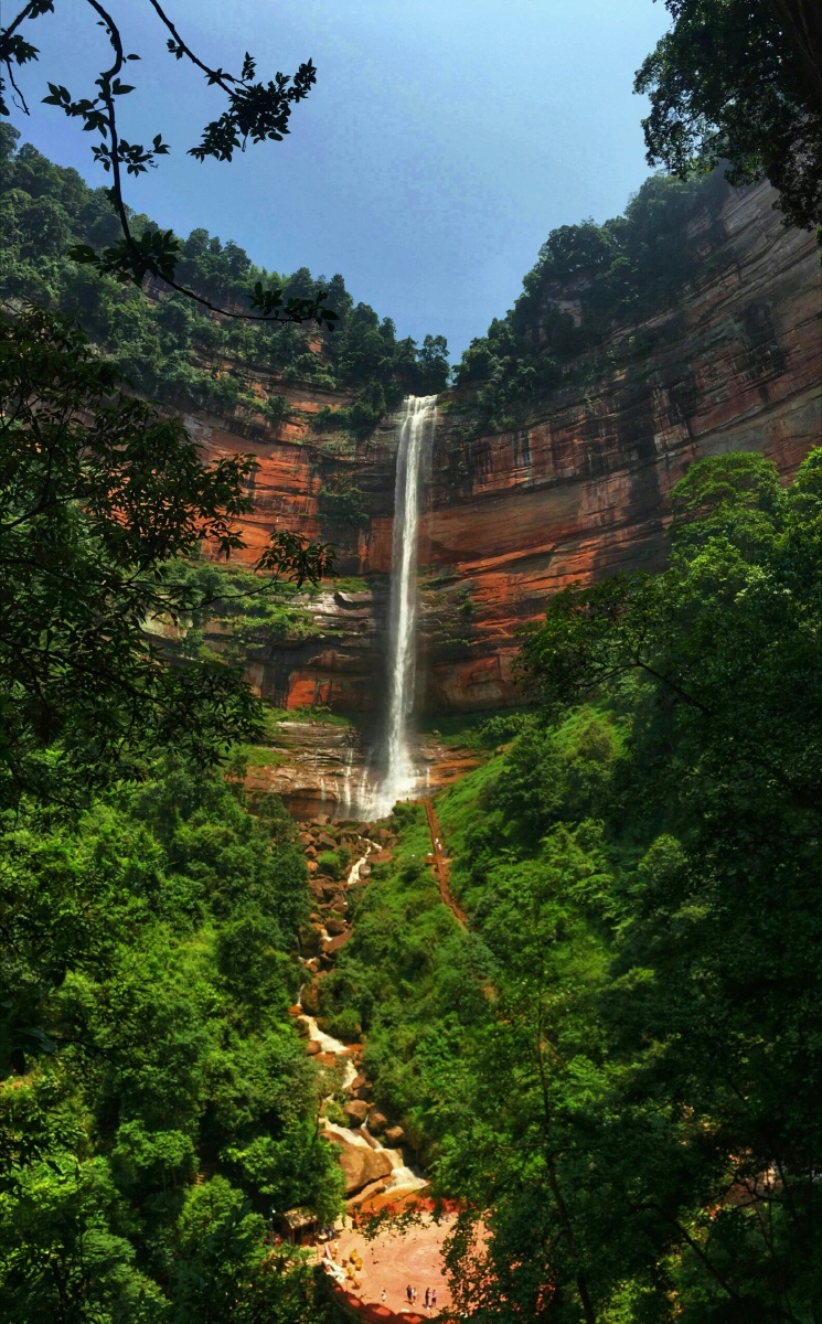飞流直下三千尺佛光岩瀑布