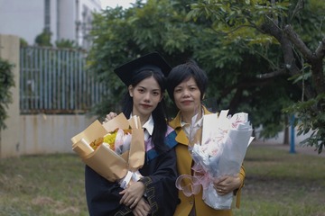 A6979FA7-6562-4516-A01B-AB8AF635B07E/L0/001
