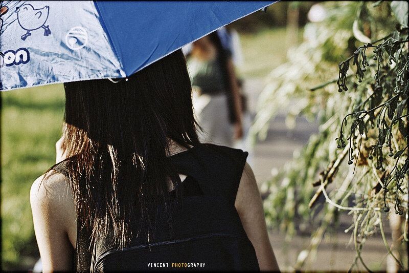 偷拍女生之一:)<br />