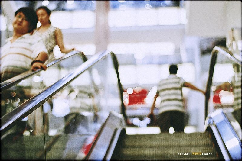 走过与路过<br />
不知每天有多少这样的擦肩?