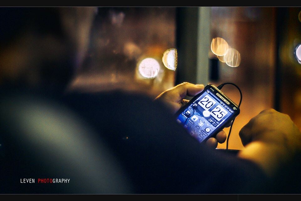 今夜20:25<br />
7月21日的大雨，看看表，是否还能回得去呢？