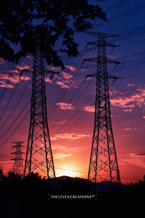 双塔夕阳<br />
再加左边一个小宝宝。。。。