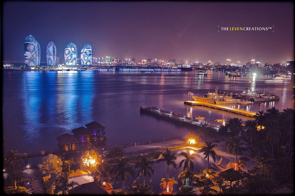 魅色●夜●三亚<br />
住的观景房。。。。1855终于还算有点用处
