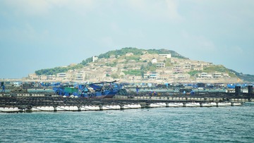 4093070