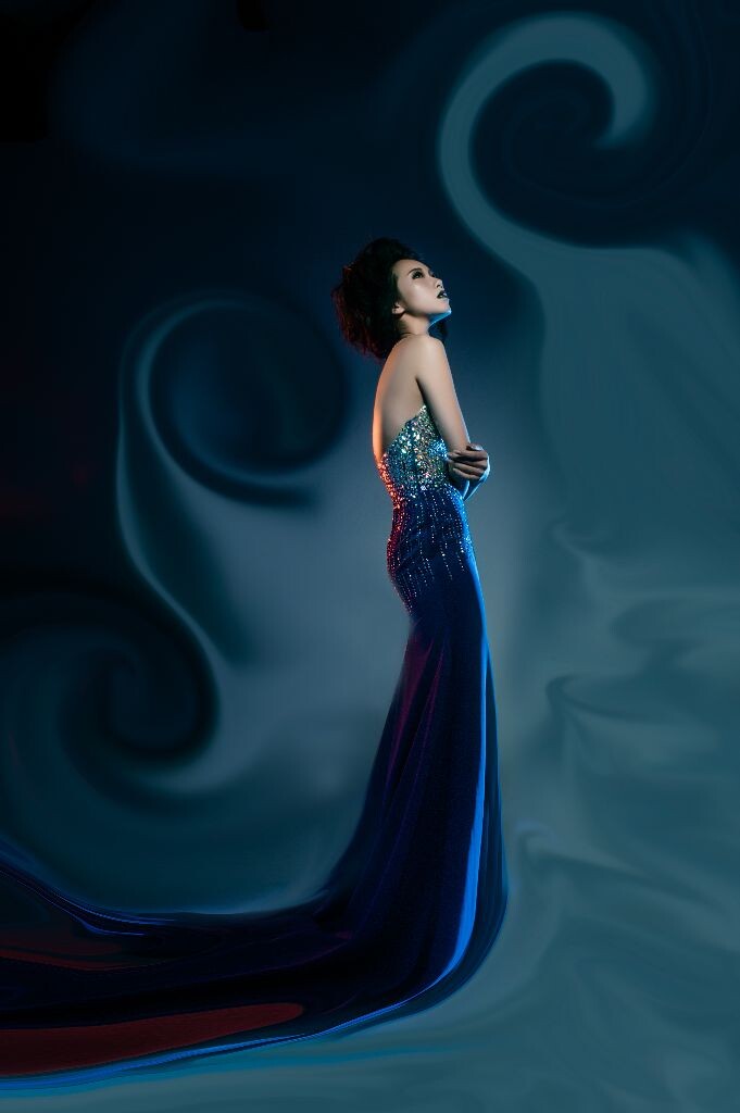 Photographs:刘奋斗FDL. Make up/Hair Stylist:东田造型Leon.