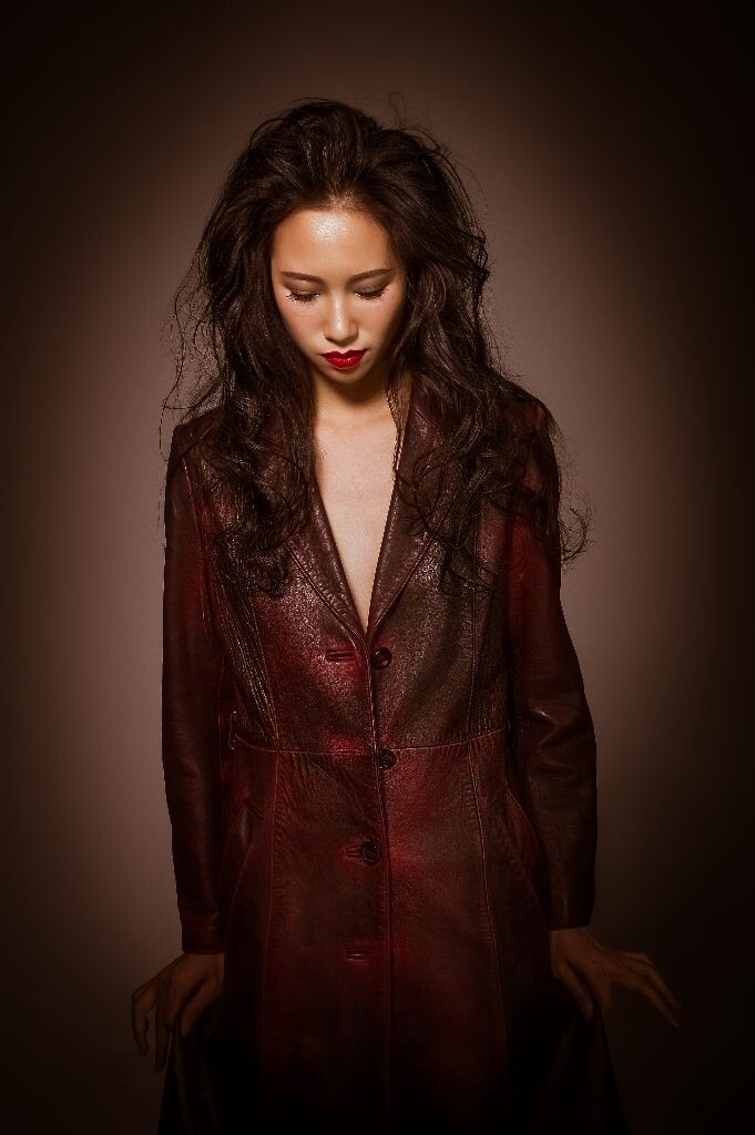 Photographs:刘奋斗FDL. Make up/Hair Stylist:东田造型Leon.
