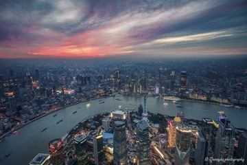 红云下的魔都