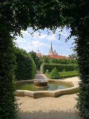 15988