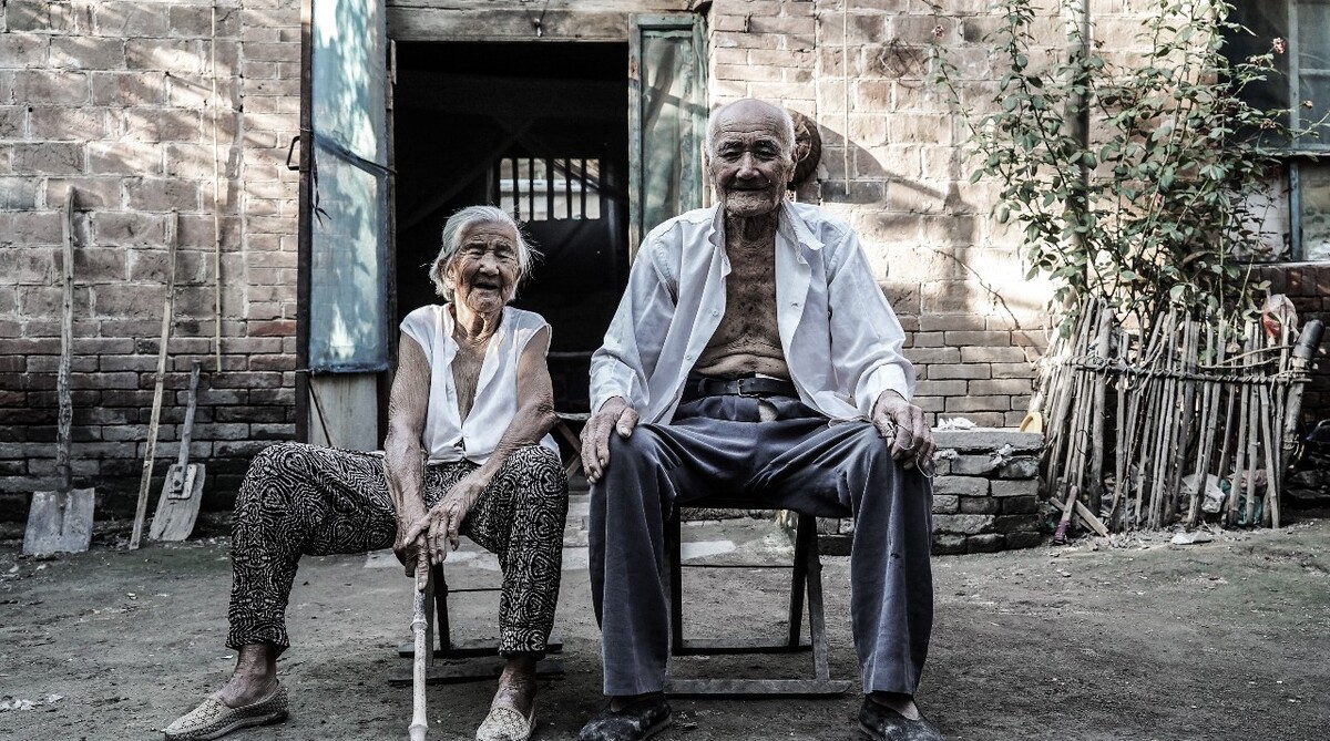 95岁老两口安享晚年