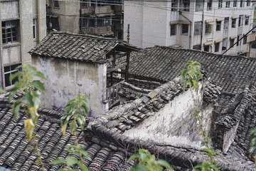 913725