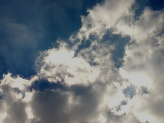 898366